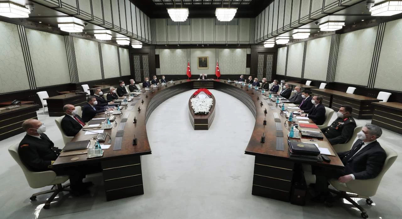 Ο Ερντογάν καρατομεί τον ΥΠΕΞ Τσαβούσογλου – Φήμες για υπουργοποίηση της εξαφανισμένης πρωθυπουργού των Ιμίων Τανσού Τσιλέρ